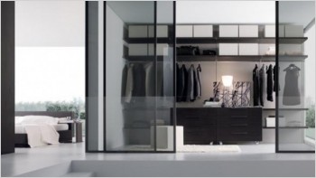 Sentuhan Kaca Desain Kamar Unik